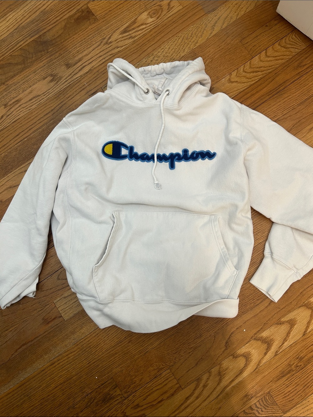 Champion 90s Vintage Reverse Weave White Hoodie with Embroidered chenile logo